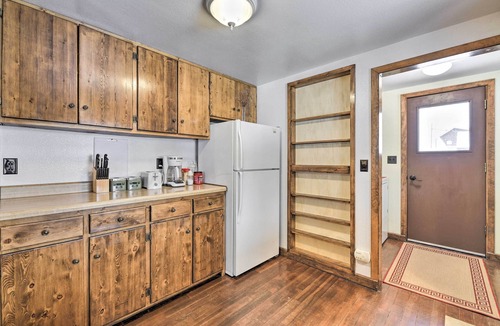 Creede Cabin | Cozy Log Cabin Escape In the Heart of Creede!