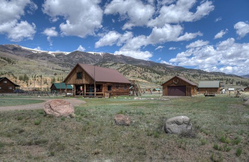 Creede House | Cozy Log Cabin - Mountain Views - ATV's Welcome Near Creede