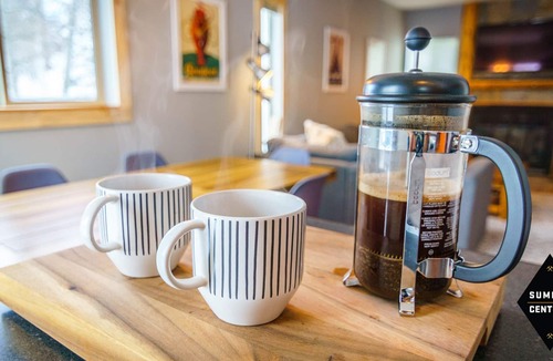 Wildernest House | Cozy, modern 2BD/2BA townhome minutes from 4 world class ski resorts.