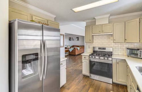Warm Springs House | Cozy Moose Grove: ski, hike, fish & relax
