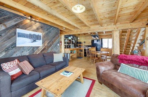 Lake Agnes Cabin | Cozy Mountain Cabin Near Steamboat - Sleeps 8+, Hot Tub Access, Pet-Friendly