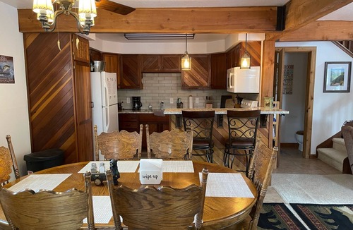 Saint Mary's Cabin | Cozy Mountain Retreat