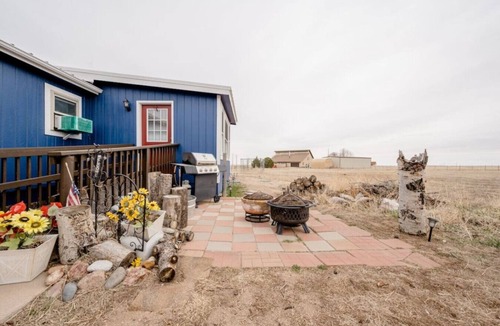Peyton House | Cozy Mountain View Retreat + Pet Friendly