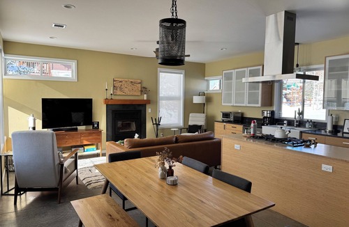 Crested Butte South House | Cozy Ranch with Hot Tub in CB South close to Bus Route