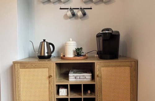 Windsor House | Cozy Retreat w/Sauna Near Downtown Windsor!