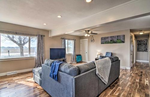 Platteville House | Cozy Retreat with Yard Space about 11 Mi to Longmont!