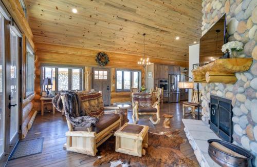 Buena Vista House | Cozy Riverfront Cabin about 1 Mi To Buena Vista