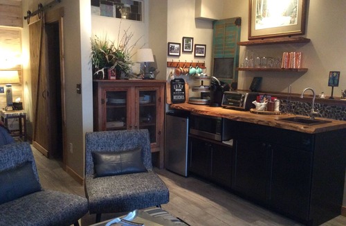 Drake Apartment | Cozy Rocky Mountain Escape Unbeatable Views