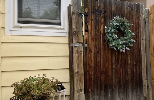 Broadmoor Cottage | Cozy, Romantic, Secluded, Cottage in the Heart of Cheyenne Cañon