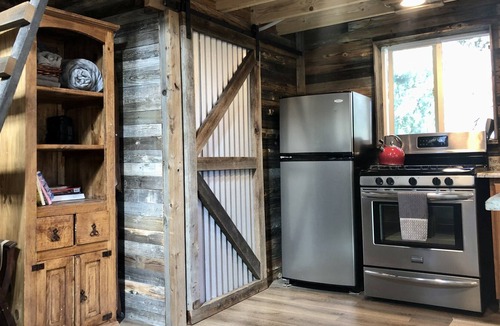 Shadow Mountain Cabin | Cozy Rustic Mountaintop Cabin on 500+ acres