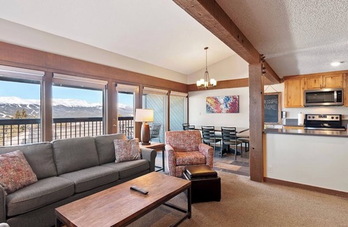 Baldy Mountain Resort | Cozy ski retreat in Breckenridge, Pet-friendly, unmatched view of Five peaks.