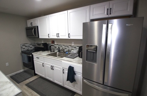 Aurora House | Cozy, spacious Two-bedroom Basement Apartment in peaceful neighborhood!