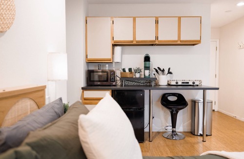 Greenwood Village Apartment | Cozy Studio Gem w/Gym & Shared Pool