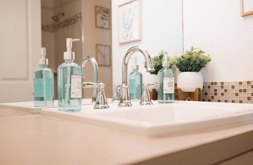 Greenwood Village Apartment | Cozy Studio Gem w/Gym & Shared Pool