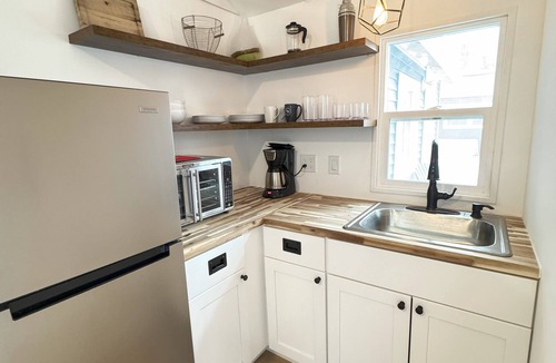 Lakewood Apartment | Cozy studio: Pet Friendly, in charming Lakewood, Colorado