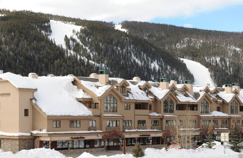 Mountain House Apartment | Cozy Studio | Pool, Hot Tub & Parking!