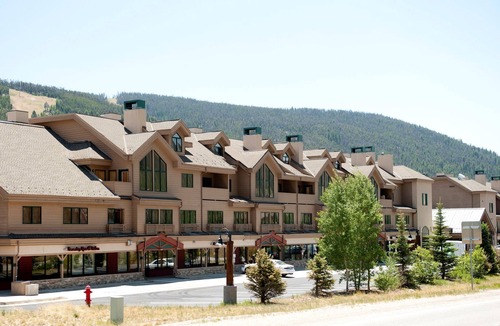 Mountain House Apartment | Cozy Studio | Pool, Hot Tub & Parking!