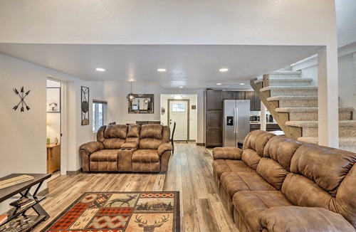 Indian Hills Cabin | Cozy two bedroom cabin 10 min from Red Rocks 25 min from Denver