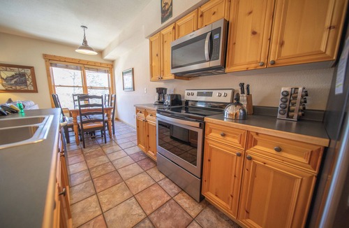 Mountain House Condo | Cozy Unit with private laundry and hot tub