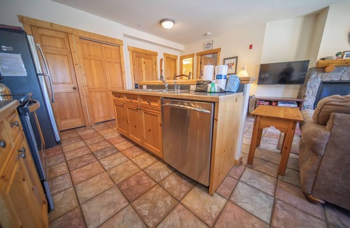 Mountain House Condo | Cozy Unit with private laundry and hot tub