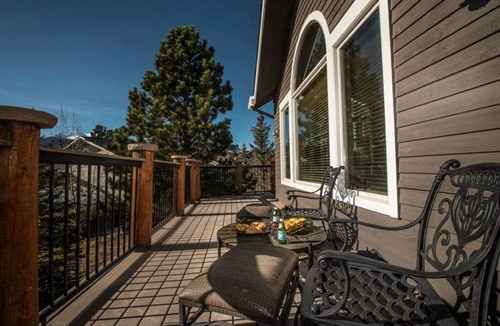 Stanley Hills Condo | Cozy up in this spacious condo with two fireplaces, large deck, and hot tub!