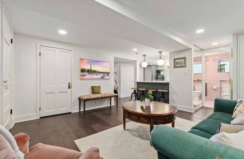 West Highland Apartment | Cozy vintage charm, super walkable