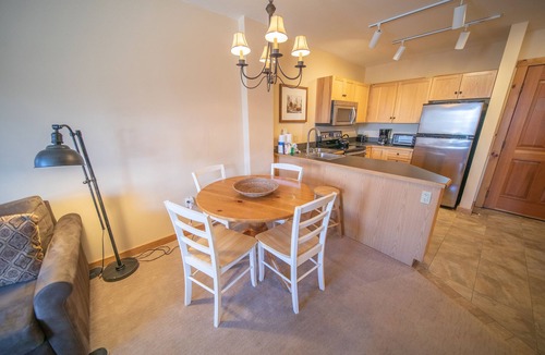 River Run Condo | Cozy, Walk to Gondola, Dining, and Shops