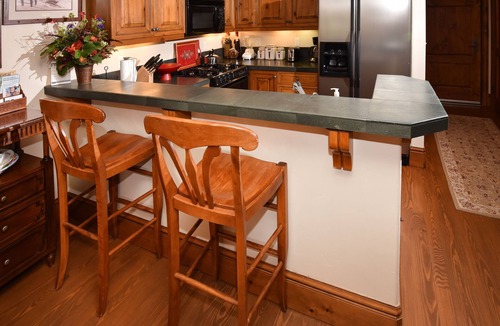 Beaver Creek Condo | CRBC Best location, Ski In/out, Center of BC Village, Walk to Ski School & Shops
