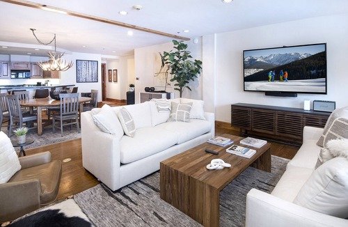 Beaver Creek Condo | CRBC - Heart of BC Village, AC, Ski in/out, 2 Master Suites, Walk to Everything