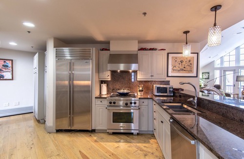 Beaver Creek Condo | CRBC - Luxe Penthouse, Ski in/out, Best Location, Walk to Ski School, Shops