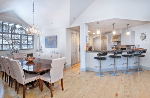 Beaver Creek Condo | CRBC - Luxe Penthouse, Ski in/out, Best Location, Walk to Ski School, Shops
