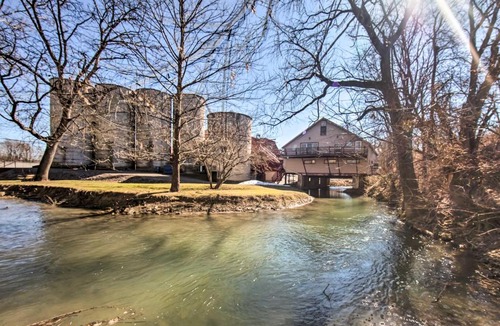 Rohrerstown Apartment | Creek Access & Deck: ‘Runningwater’ Lancaster Gem