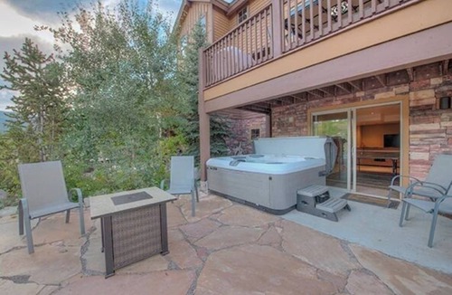 Vista Point House | Creekside Breckenridge Gem: Hot Tub and Fire Pit