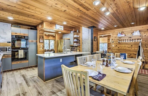 Downieville-Lawson-Dumont Cabin | Creekside Cabin: Mountain Views, Fireplace & Sauna