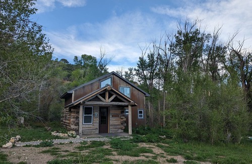 Crawford Cabin | Creekside Cabin on 80 Acres!