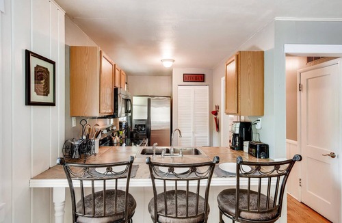 Broadmoor House | "Creekside" Cottage in Cheyenne Canyon