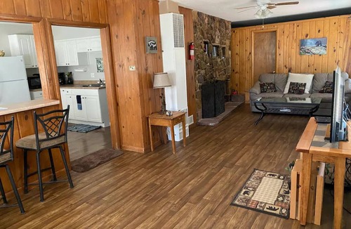 Cascade-Chipita Park Cabin | Creekside Cottage - Mountain Lovers Dream