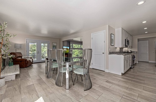Southeast House | Creekside Getaway Near the City! 4 King beds and 2 queens!
