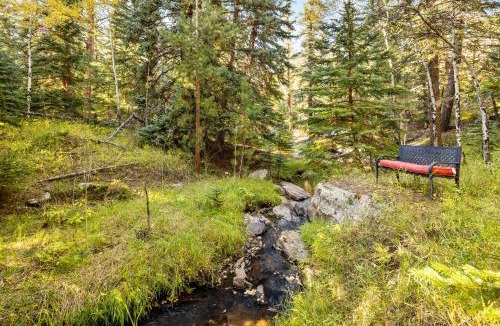 Hangen Ranch And M and B House | Creekside Mountain Views Hot Tub