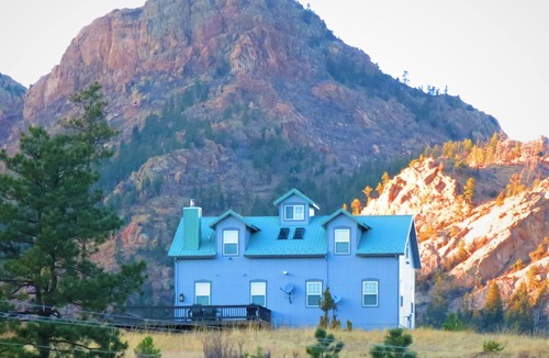 Manitou Springs House | CREEKSIDE RETREAT NEAR WOODLAND PARK, MOUNTAIN VIEWS , PIKE NATIONAL FOREST