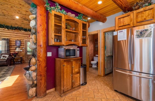 Carriage Hills House | Creekside Retreat - Beautiful Log Cabin Home with Hot Tub - 20-NCD0202