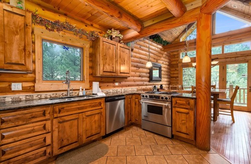 Carriage Hills House | Creekside Retreat - Beautiful Log Cabin Home with Hot Tub - 20-NCD0202