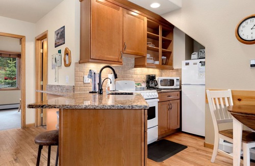 Fall River Estates Condo | Creekside Suite 05 River View!