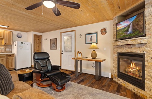 Fall River Estates Condo | Creekside Suite 06 River View!