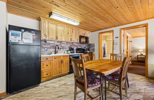 Fall River Estates Condo | Creekside Suite 17 River View!