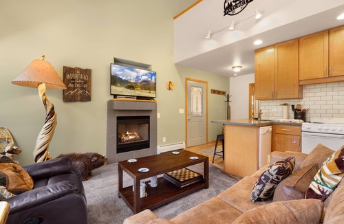 Fall River Estates Condo | Creekside Suite 19 River View!