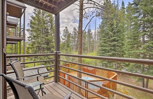 Four O'Clock Condo | Creekside/Walk to Town Dog Friendly 1BR!