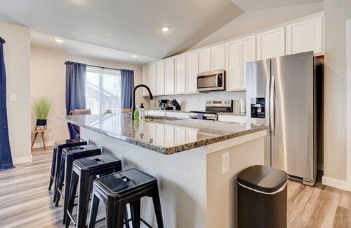 Pueblo House | Crestwood, Pueblo . Luxury City Escape - Garage - Yard - 10 Mins to DT