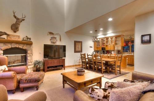 Steamboat Springs Apartment | Cross Timbers 2706