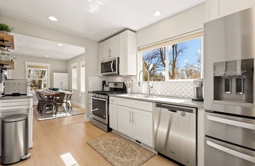 University Park House | CSU Hideaway – King Bd, Backyard Oasis, EV Charger